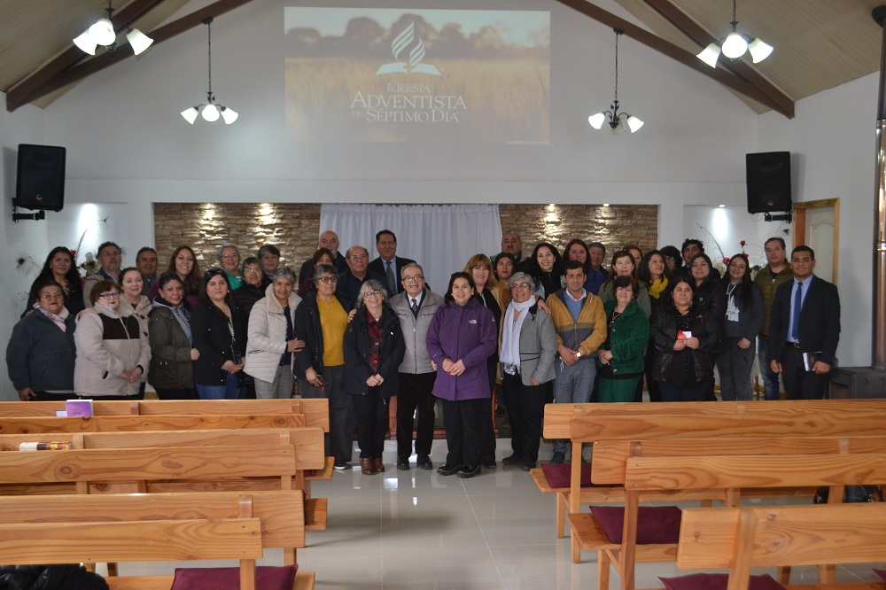 Funcionarios Asistentes de la Educación de Lanco conmemoran su Día con un Culto de Acción de Gracias