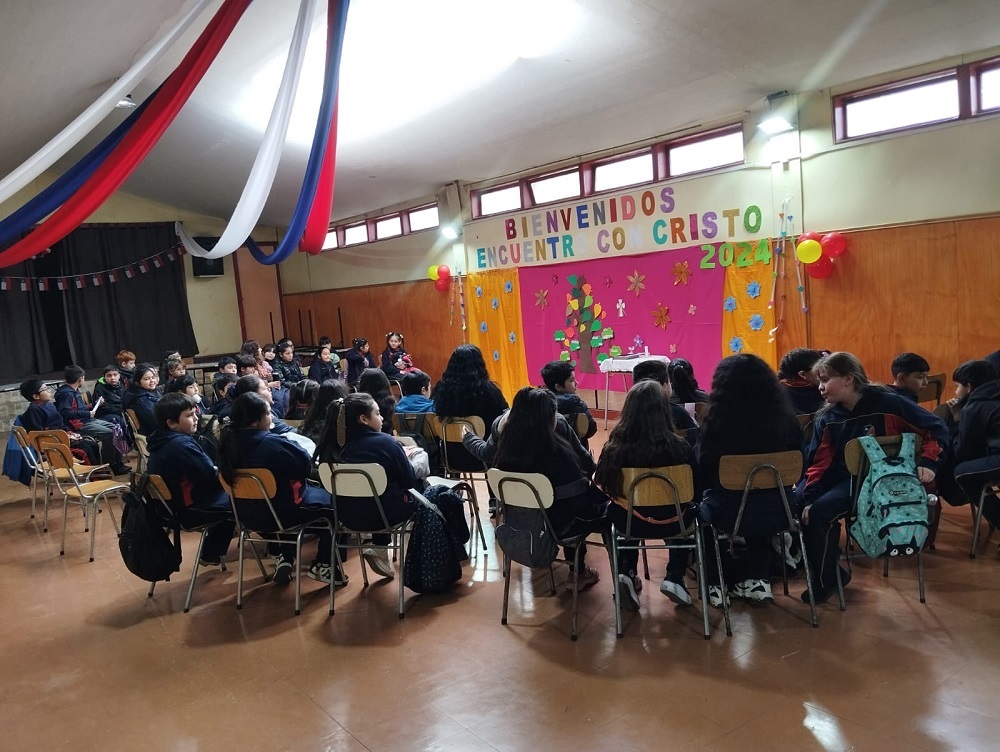 Estudiantes de la Escuela Felipe Barthou participaron en encuentro cristiano para fortalecer su formación valórica