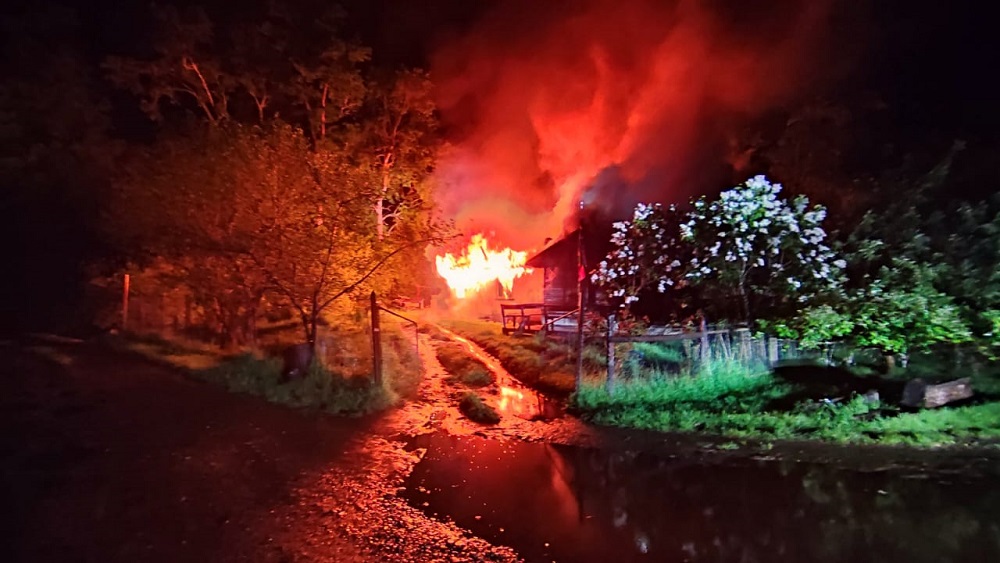 Incendio en el sector Quemchue-Malalhue deja cinco personas damnificadas