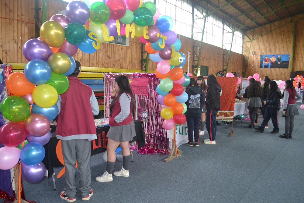 Liceo Bicentenario Camilo Henríquez realizó la 10° Feria de Educación Tecnológica con estudiantes de Primer año Medio