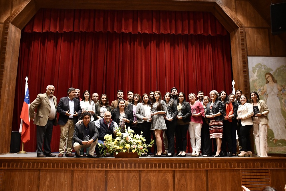 Comunidades escolares de Lanco despidieron a funcionarios del DAEM en emotiva ceremonia