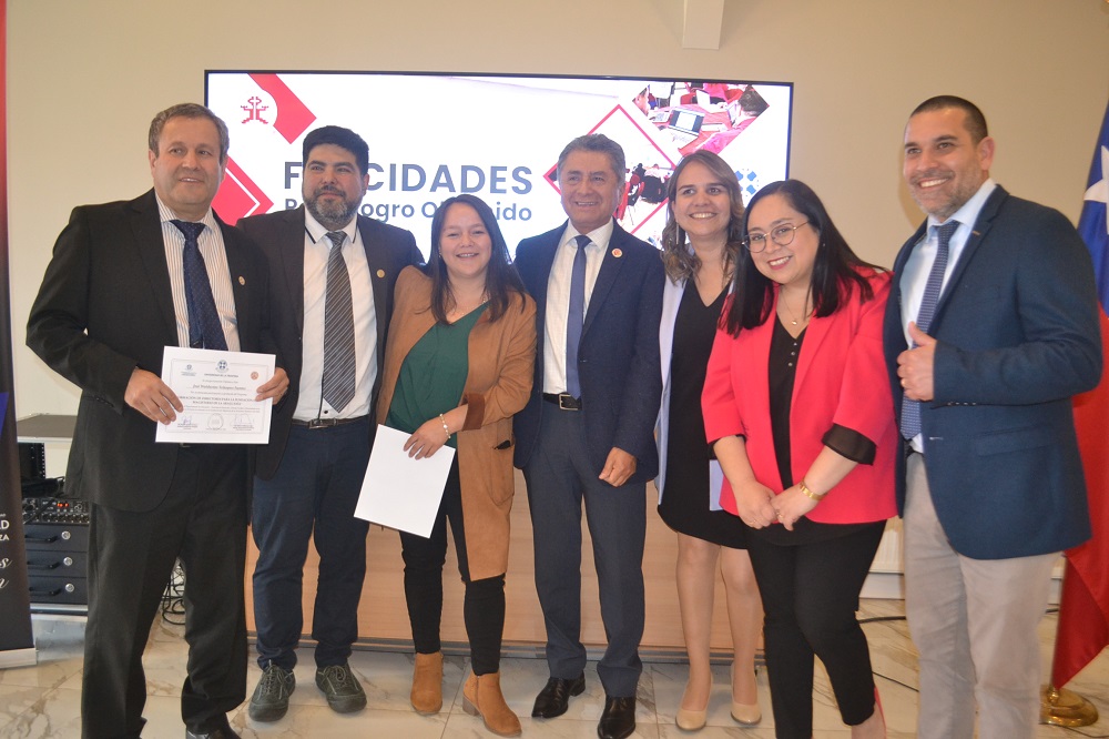 Fundación del Magisterio de La Araucanía y UFRO certifican a directores en el Primer Curso con Sello Institucional