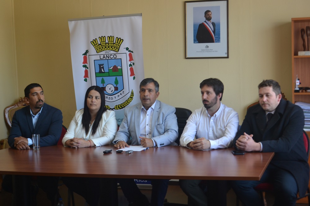 Alcalde Rocha presenta equipo de trabajo para su segundo período al frente del municipio de Lanco