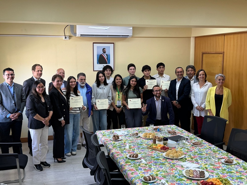 Autoridades regionales compartieron tradicional desayuno con estudiantes que obtuvieron Distinción a sus Trayectorias Educativas