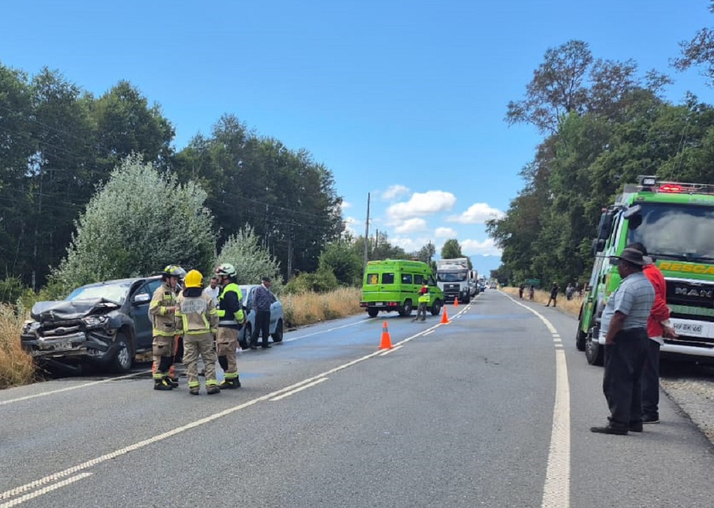 Colisión vehicular en cercanías de Malalhue deja tres personas con lesiones leves