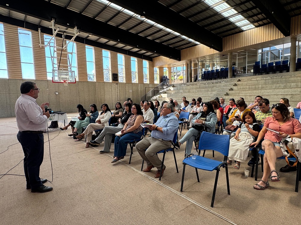 Desarrollan jornada de liderazgo y colaboración en la nueva educación pública