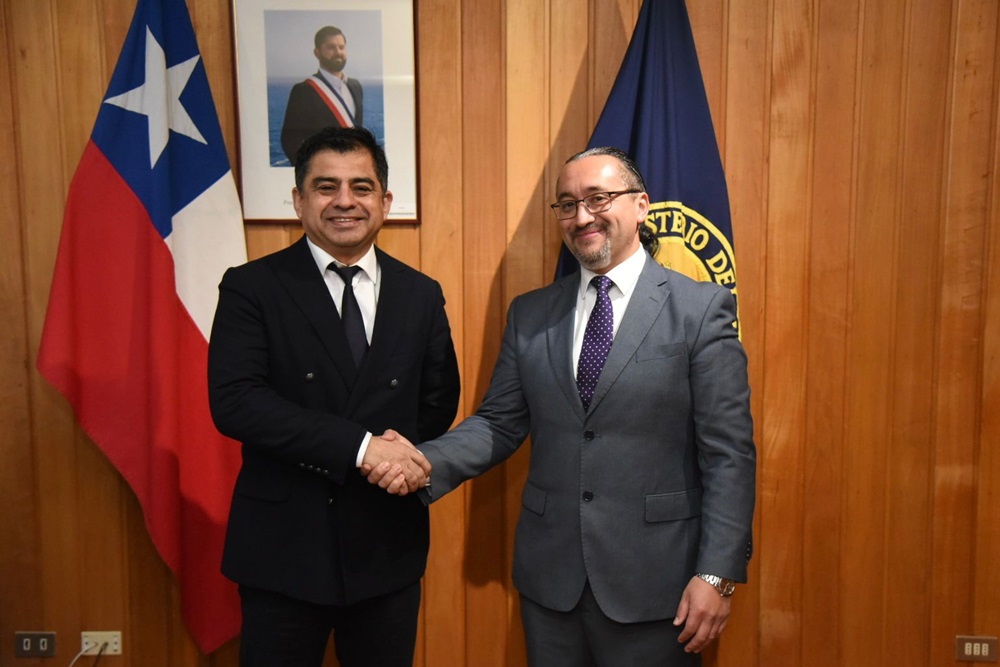 Delegado Jorge Alvial presentó a nuevo Seremi de Seguridad Pública Alejandro Reyes Delegado Jorge Alvial presentó a nuevo Seremi de Seguridad Pública Alejandro Reyes
